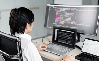 阿拉尔 ,php声明和调用变量的符号是什么？